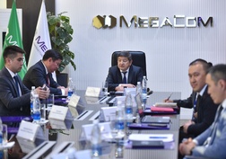 Председатель Кабинета министров Акылбек Жапаров ознакомился с работой государственного оператора сотовой связи MEGA